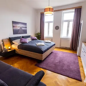 Sunshine Deluxe With Porch Near Schönbrunn Palace&westbahnhof Wien